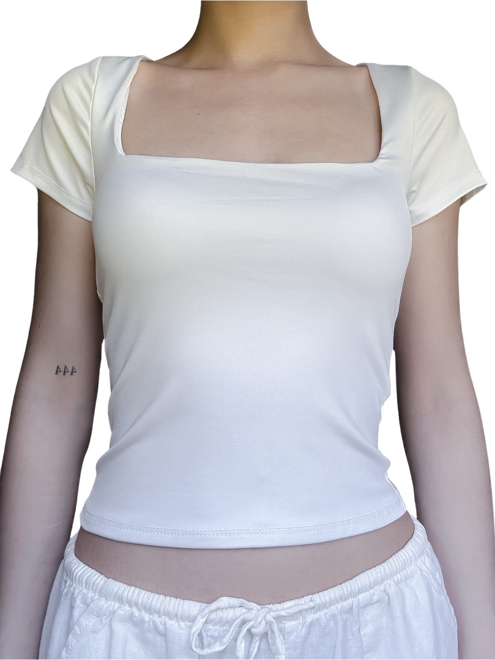 LIVE IN THE MOMENT Short Sleeve Top in White Size XS GUC